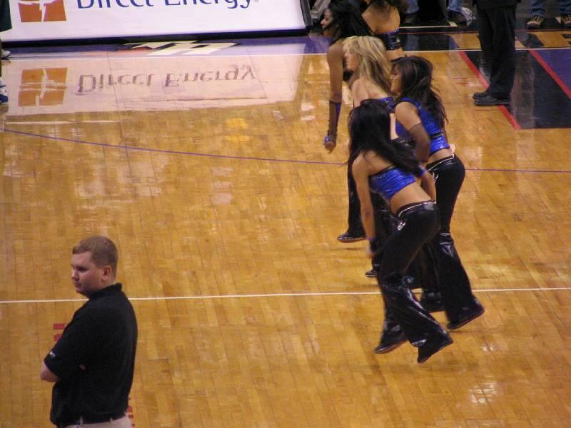 Raptors - 02.04.2005 375.jpg